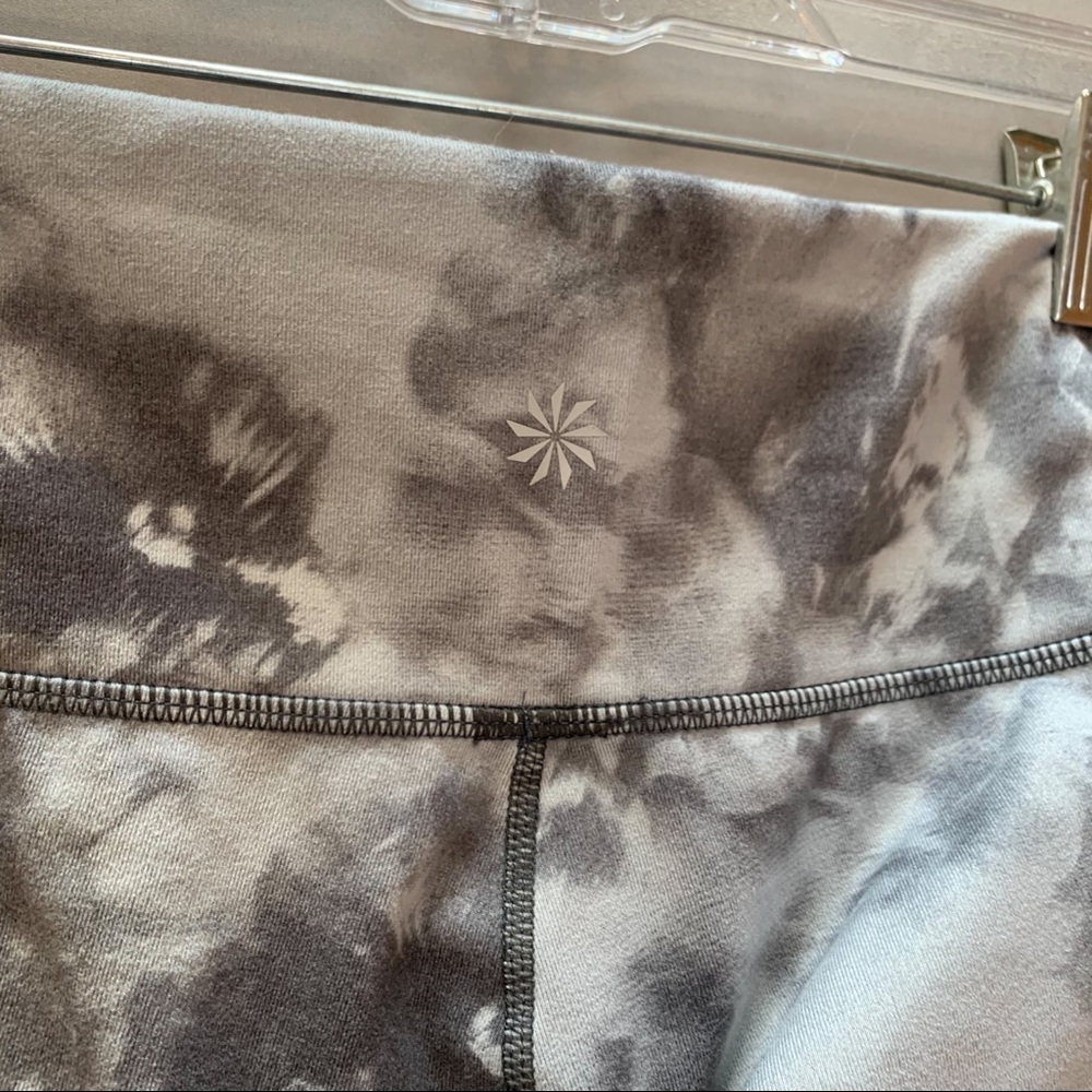 Athleta Gray Cloud Chaturanga Tights, M. - Picture 5 of 6